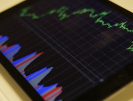 2025年金融市场波动下的风险与机遇：Velos Markets威马证券的动态策略解析