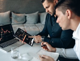 Velos Markets 威马证券黄金现货交易全攻略：平台优势、市场分析与实战策略